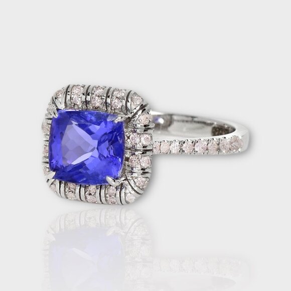 Tanzanite Engagement Ring - Picture 3 of 8